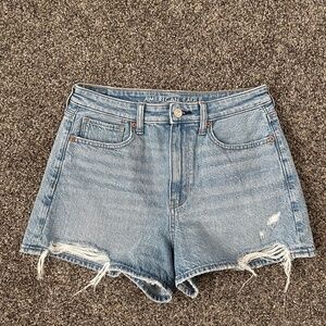 American Eagle mom short 6